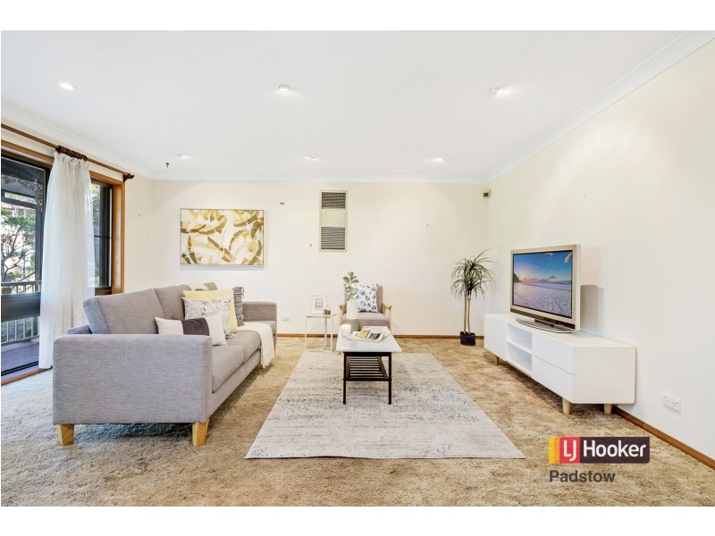 34 Hobart Place, Illawong NSW 2234