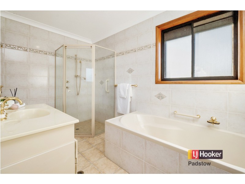 34 Hobart Place, Illawong NSW 2234