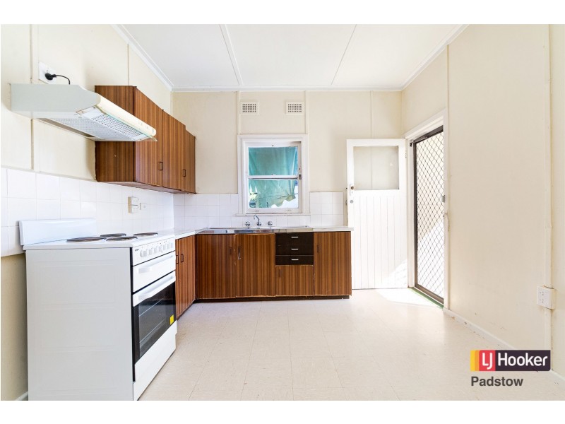 6 Phillip Street, Panania NSW 2213