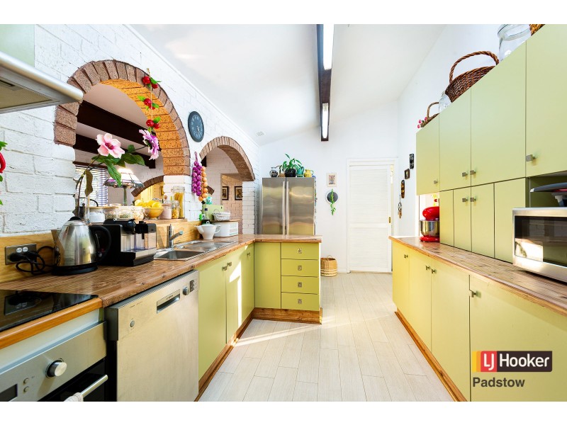 1 Oatley Place, Padstow Heights NSW 2211