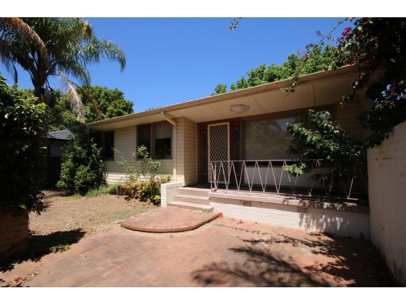 4 Brallos Avenue, Holsworthy NSW 2173