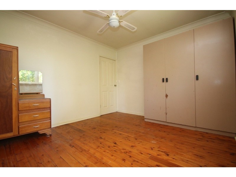 4 Brallos Avenue, Holsworthy NSW 2173