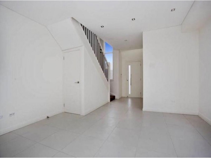 17 Parkview Avenue, Picnic Point NSW 2213