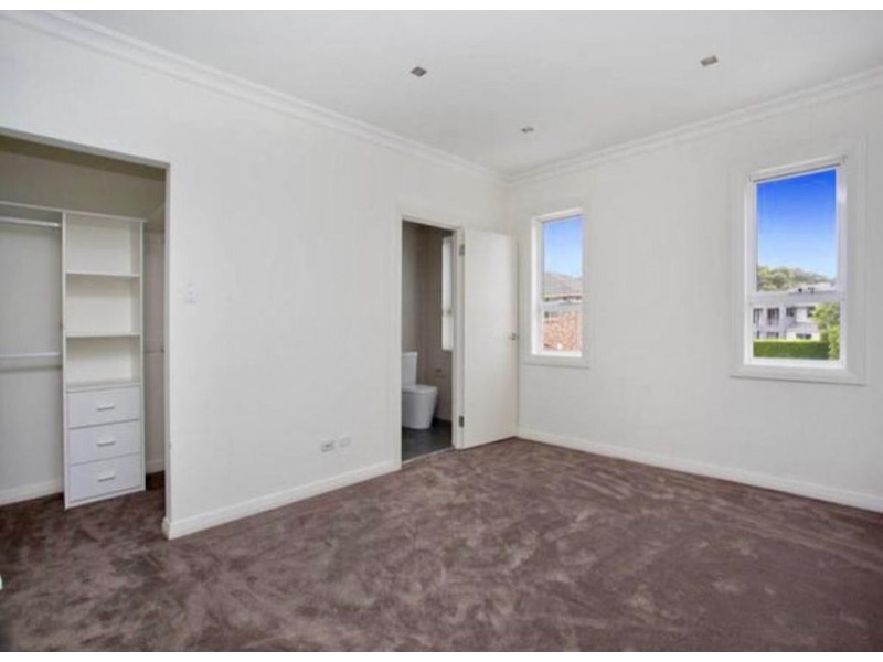 17 Parkview Avenue, Picnic Point NSW 2213