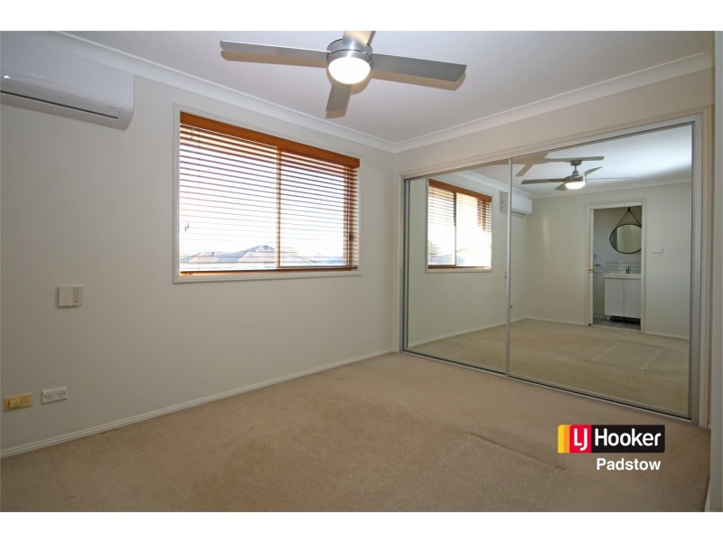 1/674A Henry Lawson Drive, East Hills NSW 2213