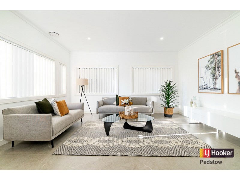 2/65 Ramsay Road, Picnic Point NSW 2213