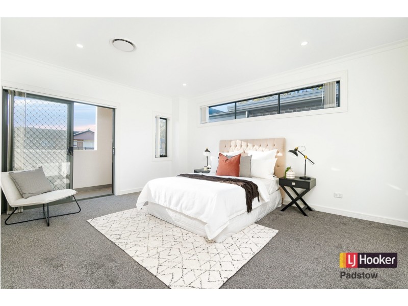 2/65 Ramsay Road, Picnic Point NSW 2213