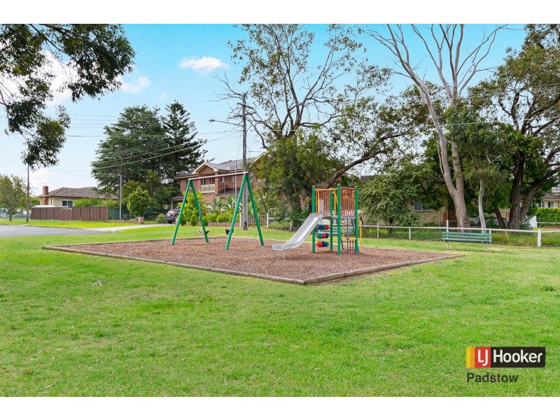 21 Matthews Avenue, East Hills NSW 2213