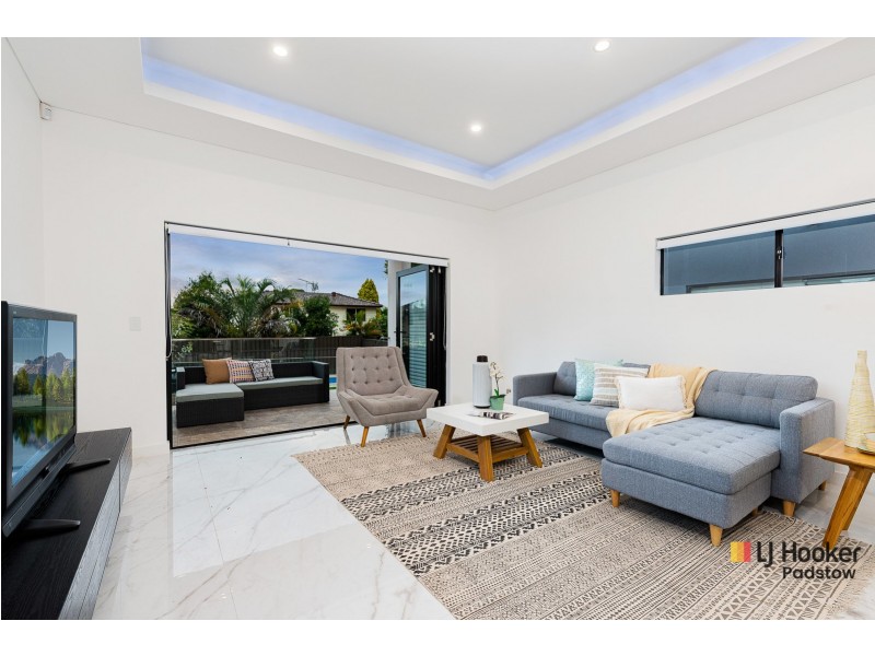 81 Burns Road, Picnic Point NSW 2213