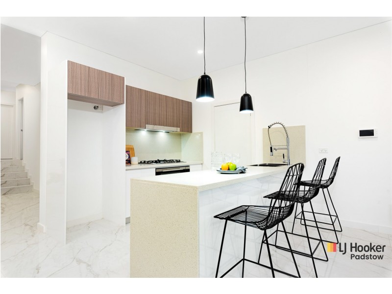 81 Burns Road, Picnic Point NSW 2213