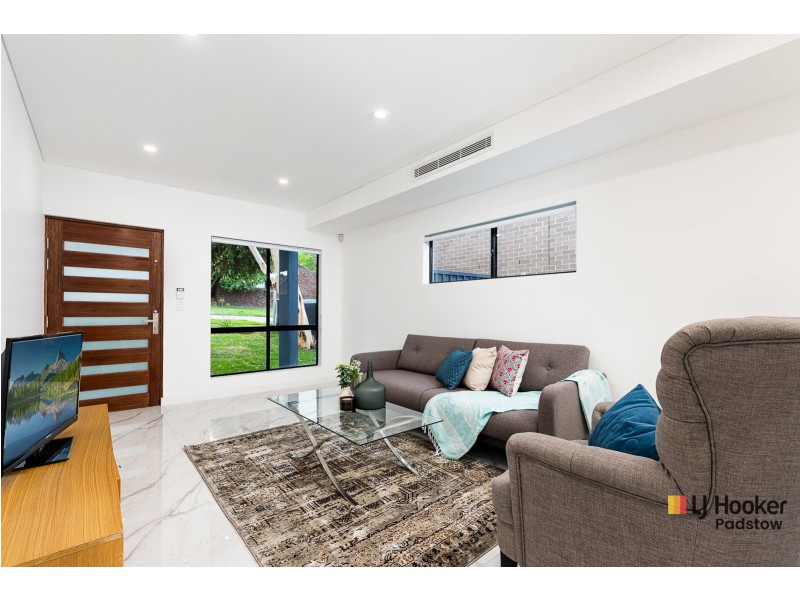 81 Burns Road, Picnic Point NSW 2213