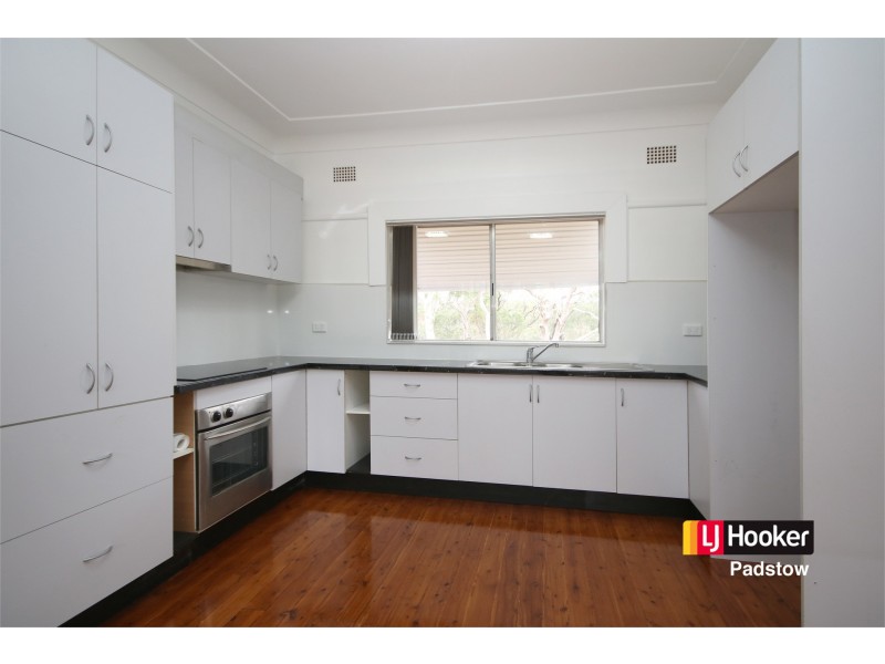 27 Fewtrell Avenue, Revesby Heights NSW 2212
