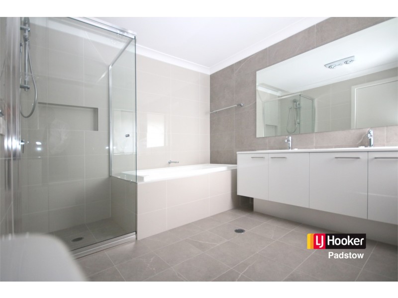 17 Boniwell Road, Moorebank NSW 2170