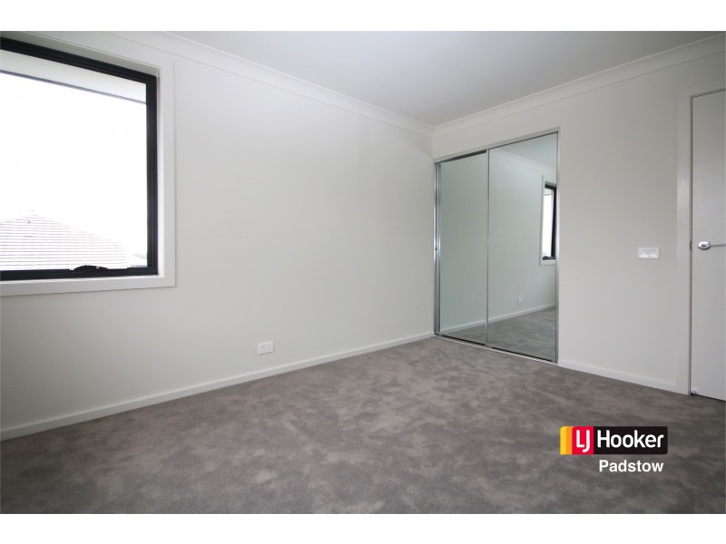 17 Boniwell Road, Moorebank NSW 2170