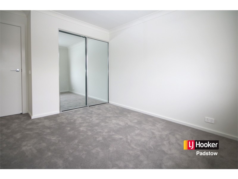 17 Boniwell Road, Moorebank NSW 2170