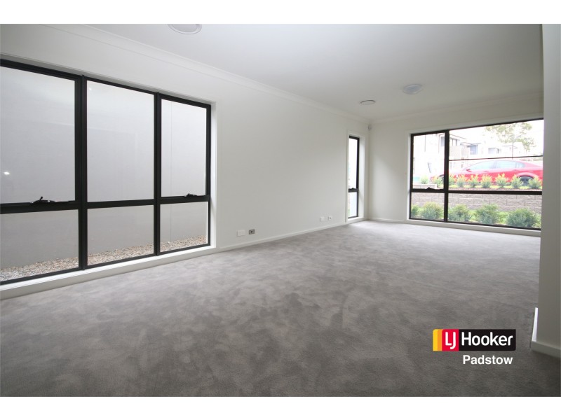 17 Boniwell Road, Moorebank NSW 2170