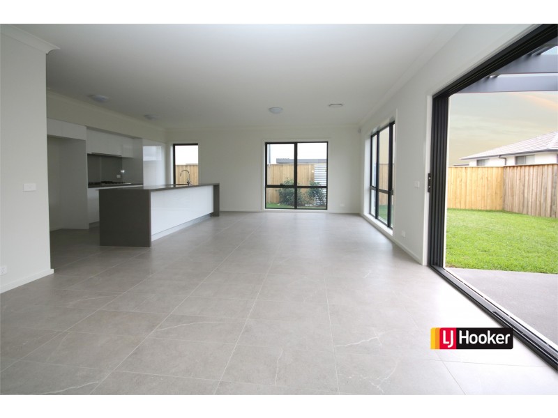 17 Boniwell Road, Moorebank NSW 2170