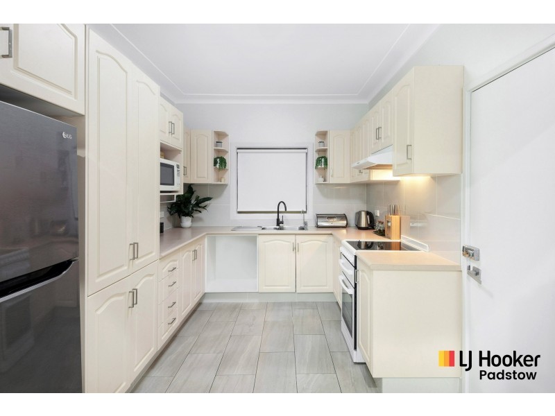 2 Hazelglen Avenue, Panania NSW 2213