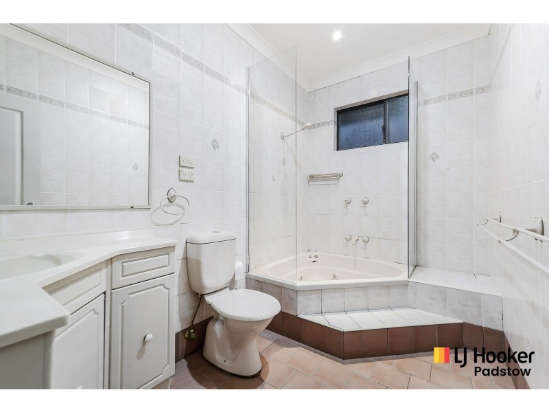 85 Victor Avenue, Picnic Point NSW 2213