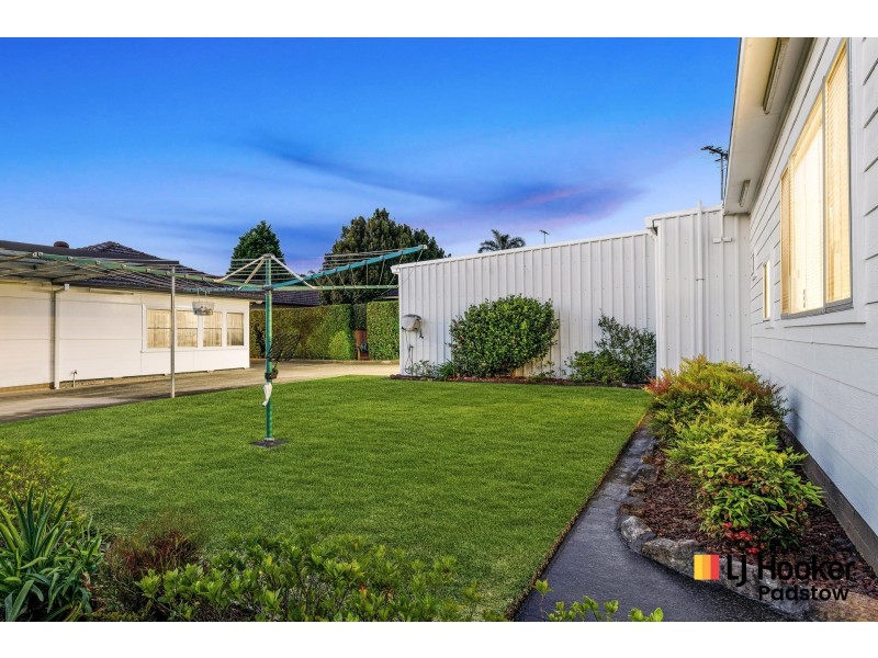 619 Henry Lawson Drive, East Hills NSW 2213