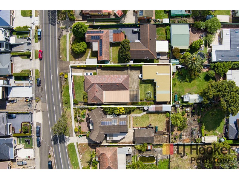 619 Henry Lawson Drive, East Hills NSW 2213