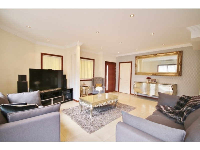 8 Baddeley Street, Padstow NSW 2211