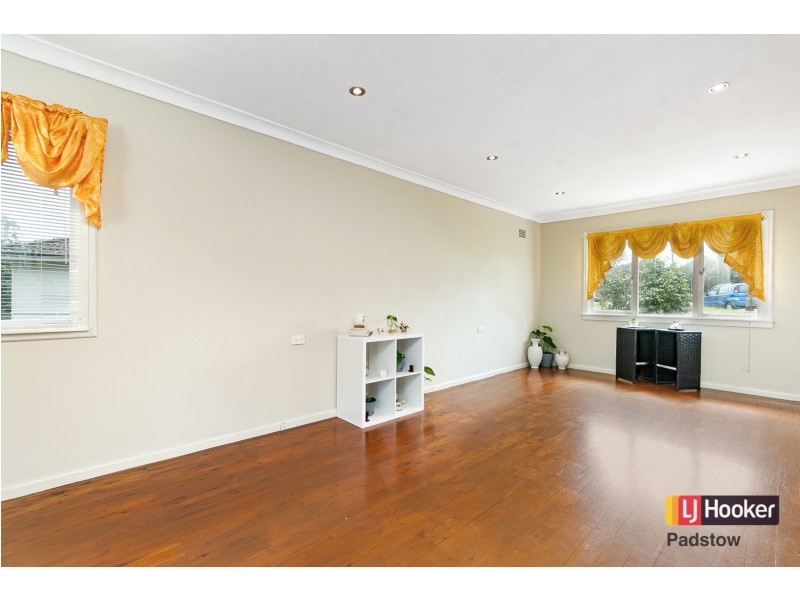 21 Matthews Avenue, East Hills NSW 2213