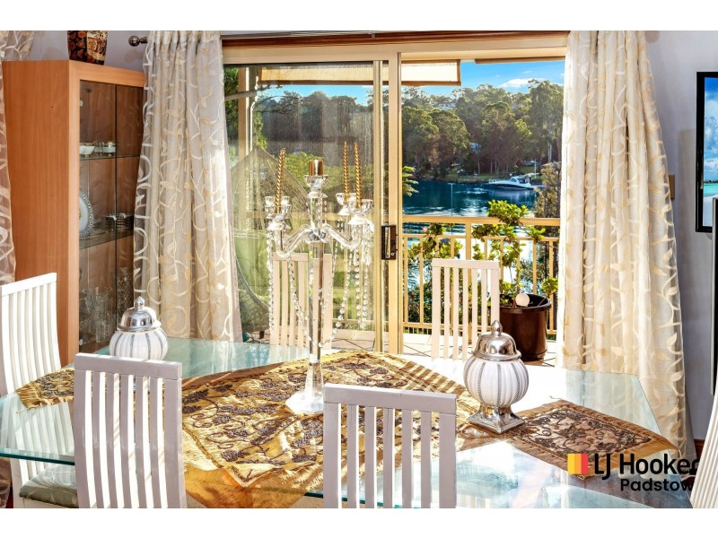 806a Henry Lawson Drive, Picnic Point NSW 2213
