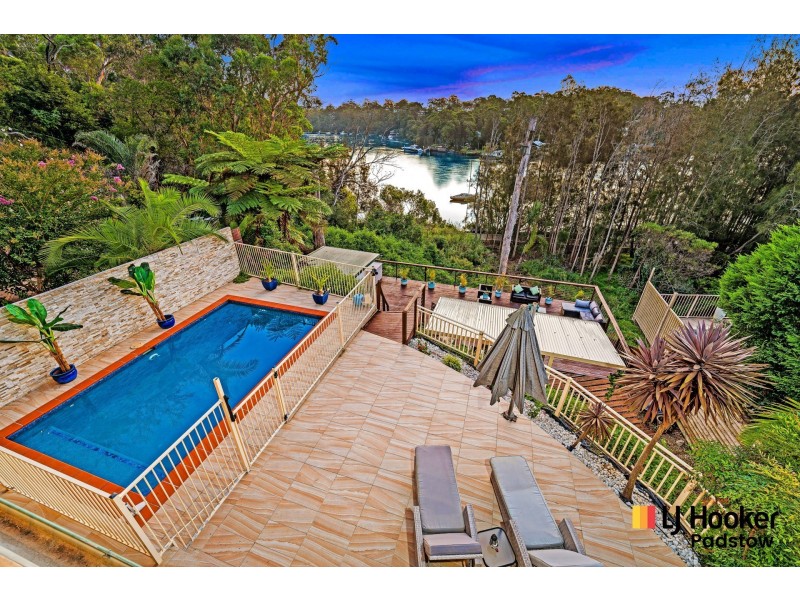 806a Henry Lawson Drive, Picnic Point NSW 2213