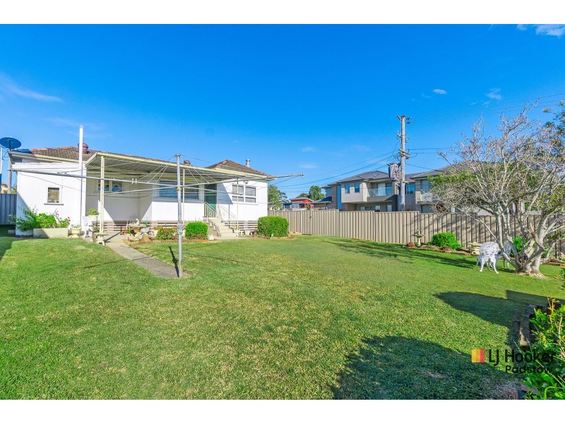 29 Taloma Street, Picnic Point NSW 2213