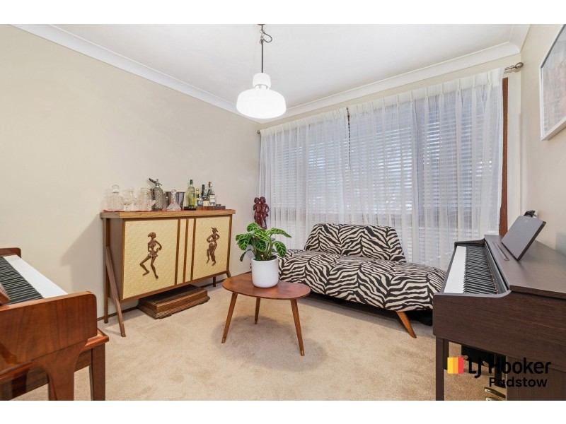 9 Samoa Avenue, Picnic Point NSW 2213