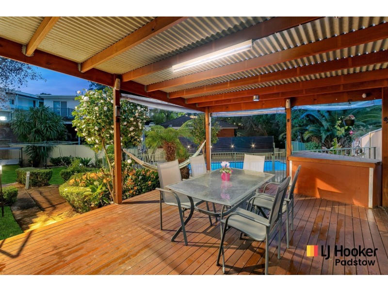 9 Samoa Avenue, Picnic Point NSW 2213