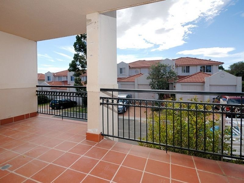 4/27 Bluegum Way, Menai NSW 2234