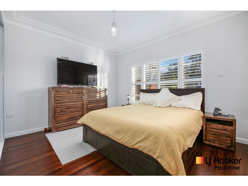 765 Henry Lawson Drive, Picnic Point NSW 2213