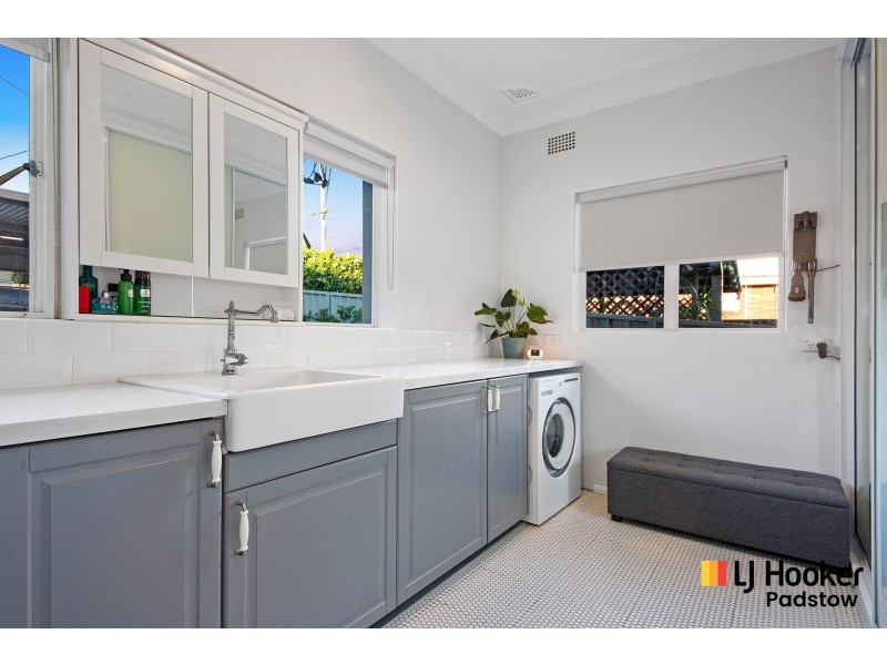 765 Henry Lawson Drive, Picnic Point NSW 2213