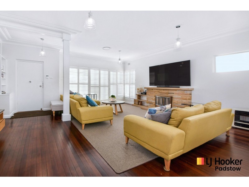 765 Henry Lawson Drive, Picnic Point NSW 2213