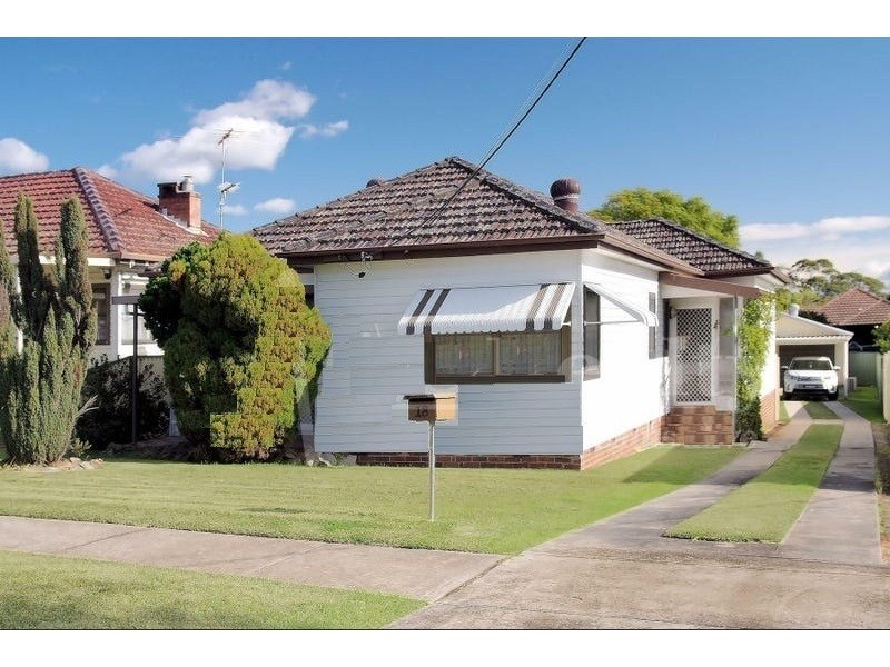 18 Hinemoa Street, Panania NSW 2213