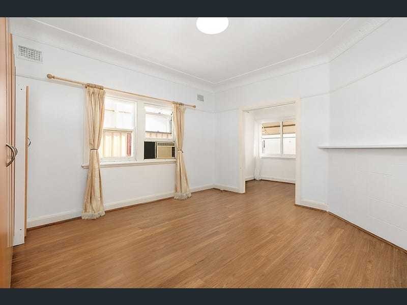 1/54 Selems Parade, Revesby NSW 2212
