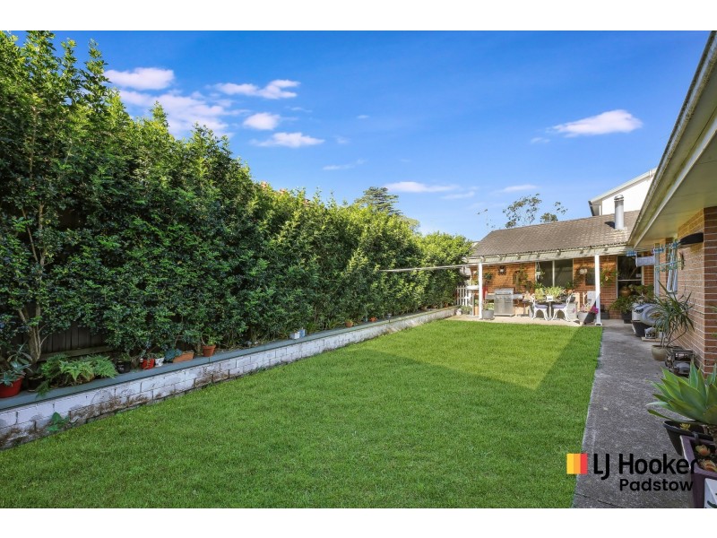 789 Henry Lawson Drive, Picnic Point NSW 2213