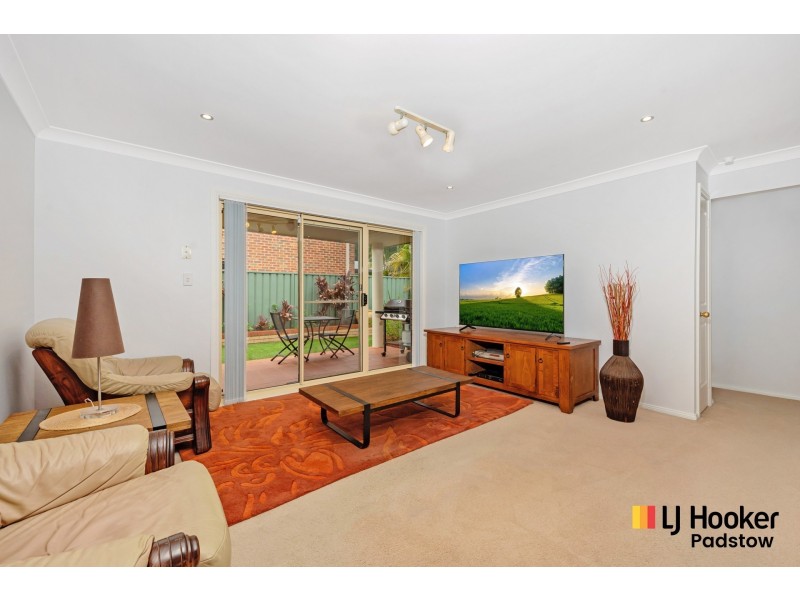 3/879 Henry Lawson Drive, Picnic Point NSW 2213
