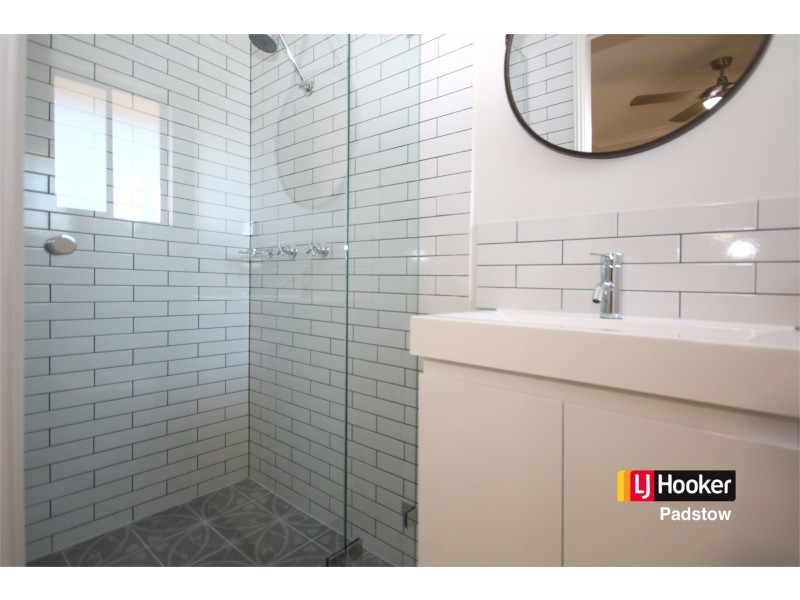 1/674A Henry Lawson Drive, East Hills NSW 2213