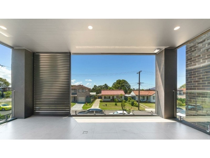 2C Stretham Avenue, Picnic Point NSW 2213