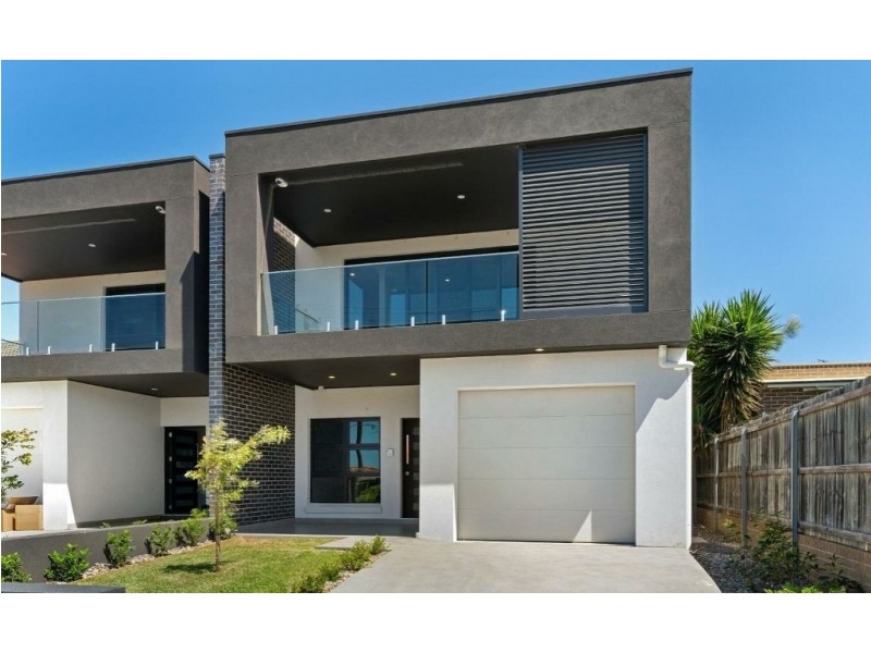 2C Stretham Avenue, Picnic Point NSW 2213