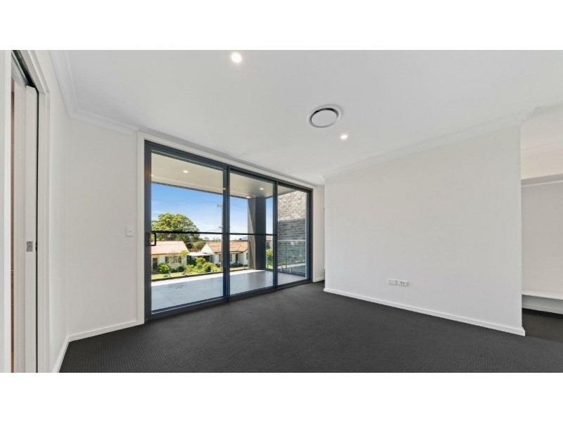 2C Stretham Avenue, Picnic Point NSW 2213