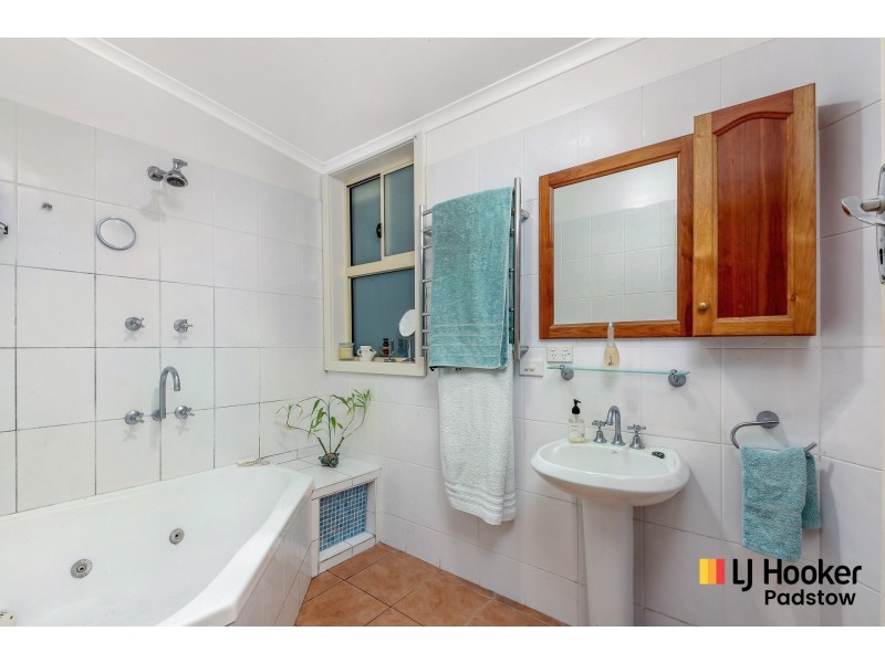 19 Fewtrell Avenue, Revesby Heights NSW 2212