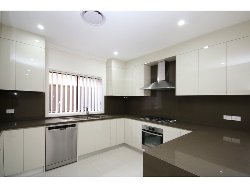 10 Nichols Avenue, Revesby NSW 2212