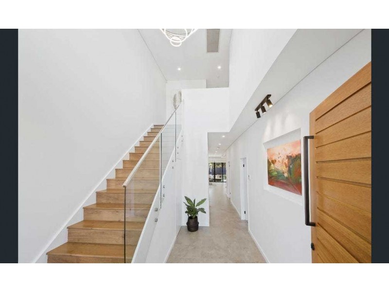 19a Stretham Avenue, Picnic Point NSW 2213