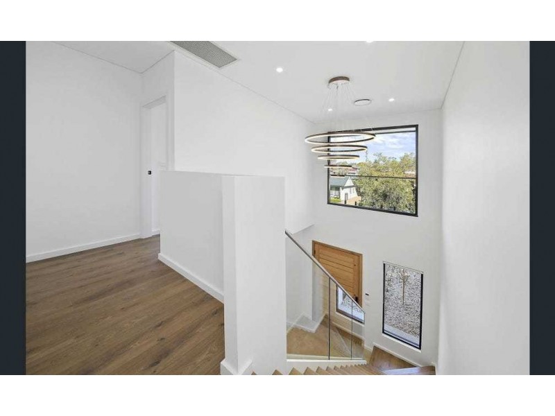 19a Stretham Avenue, Picnic Point NSW 2213