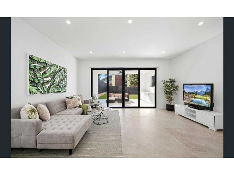 19a Stretham Avenue, Picnic Point NSW 2213