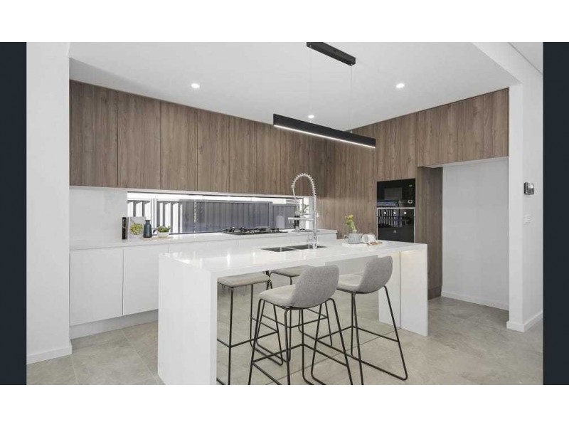 19a Stretham Avenue, Picnic Point NSW 2213